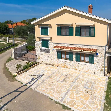 公寓 Slavija Brisevo